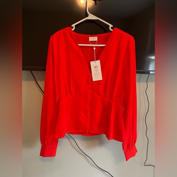 Vila Button through yea blouse - Picture 2 of 9